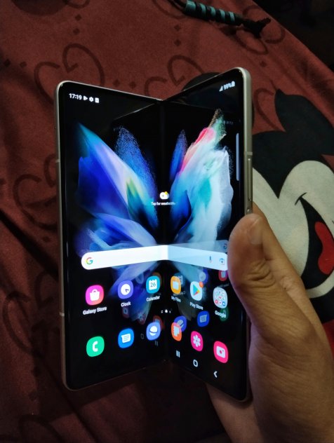 Galaxy Z Fold 3  5 G picture